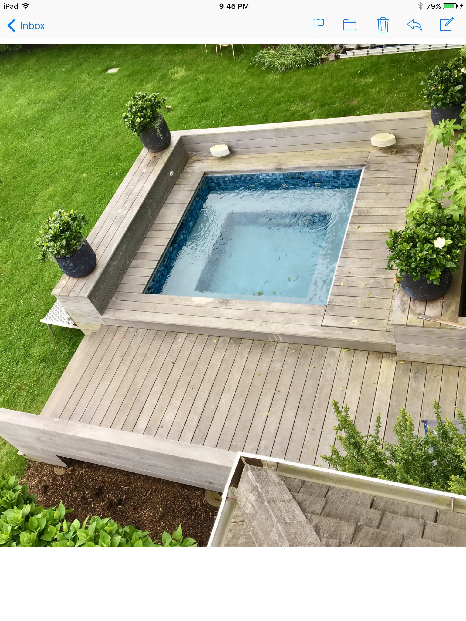 OUTDOOR LIVING SPACES